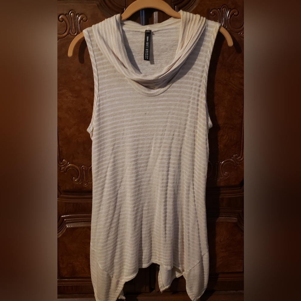 Large Design Lab Lord &Taylor cowl neck sleeveless top